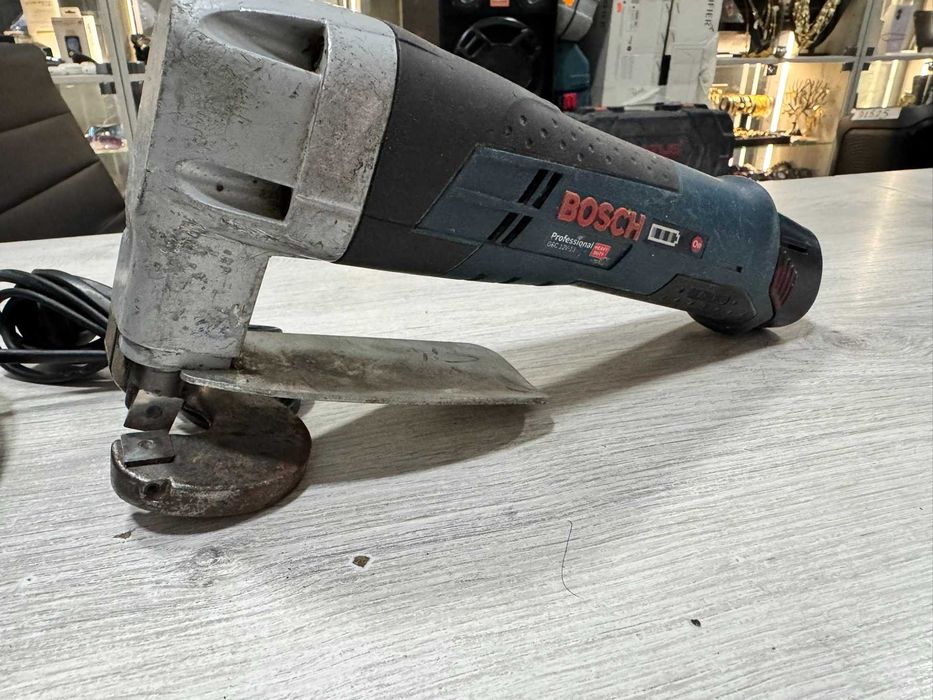 Акумулаторна ножица за ламарина BOSCH GSC 12V-13