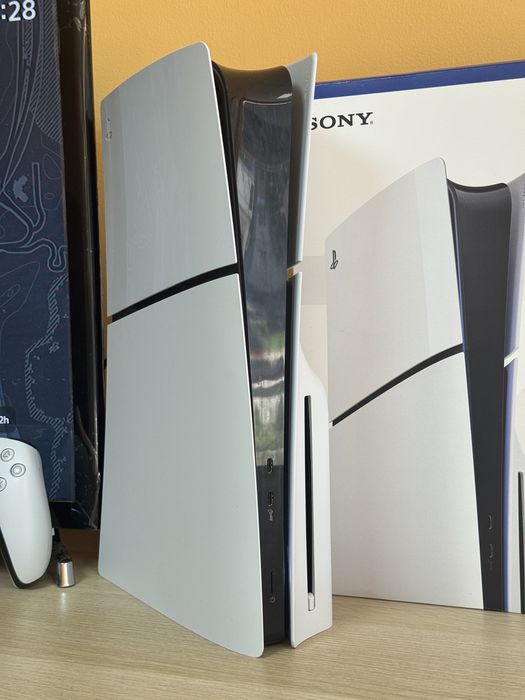 Playstation 5 Slim Disk Edition 1000GB с контролер и 3 игри.