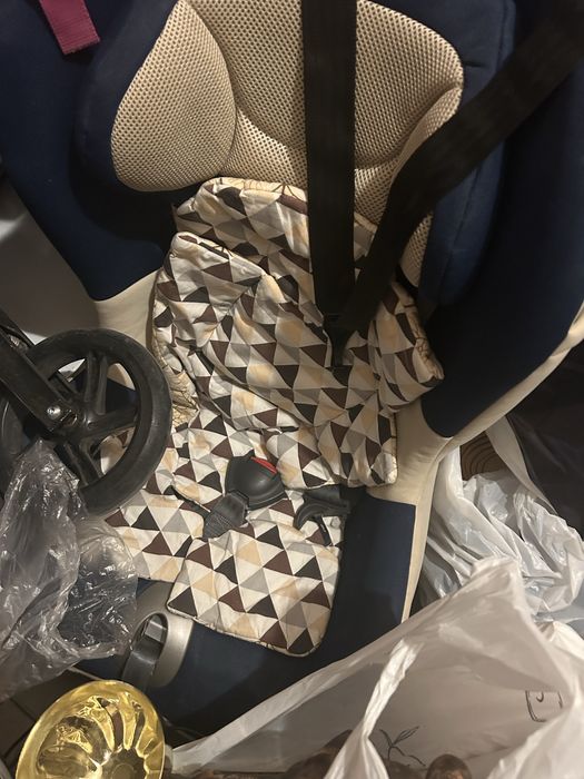 Продам автокресло chicco