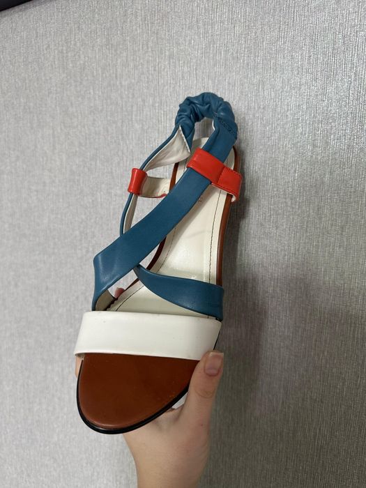 Летние босоножки на платформе