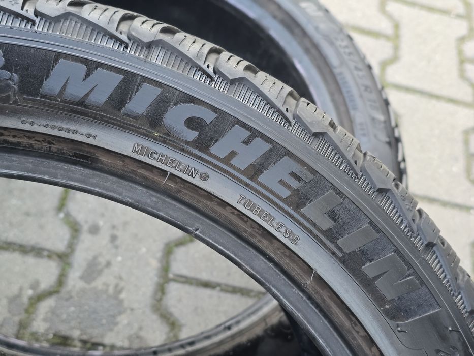 235 45 18 Michelin 4бр