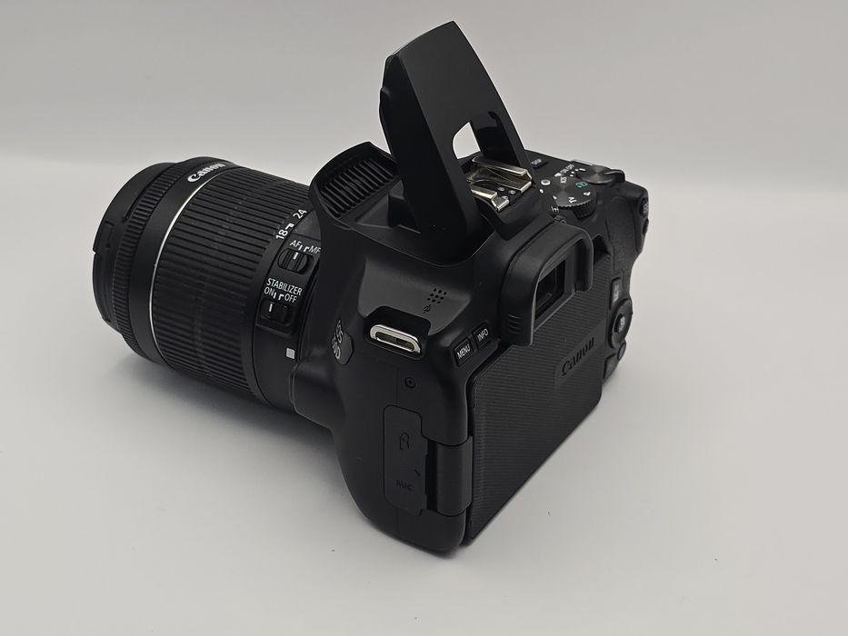 Canon EOS 250D + Obiectiv EF-S 18-55mm IS STM – Stare Impecabila