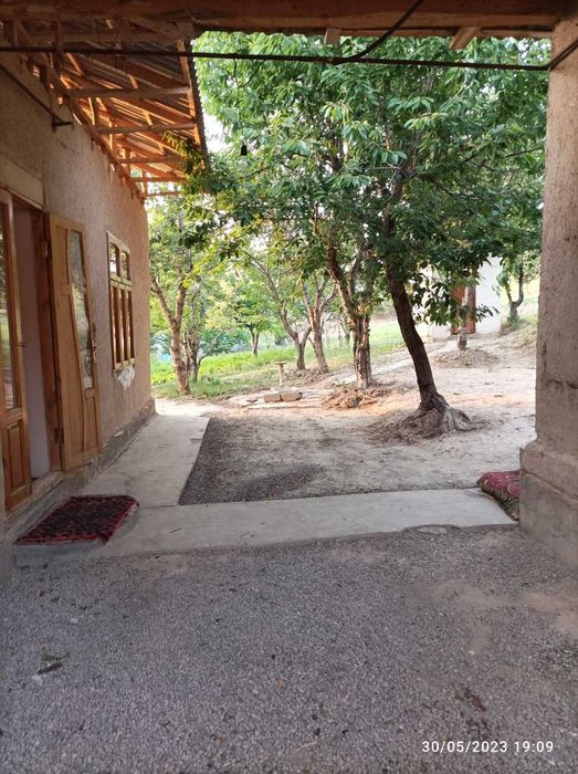 Uy sotiladi. Дом продается