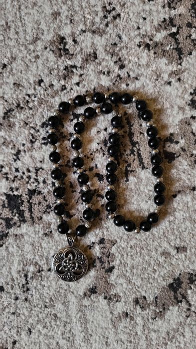 Лот от колиета със гривни