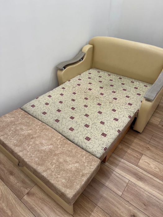 Надежный и хороший диван