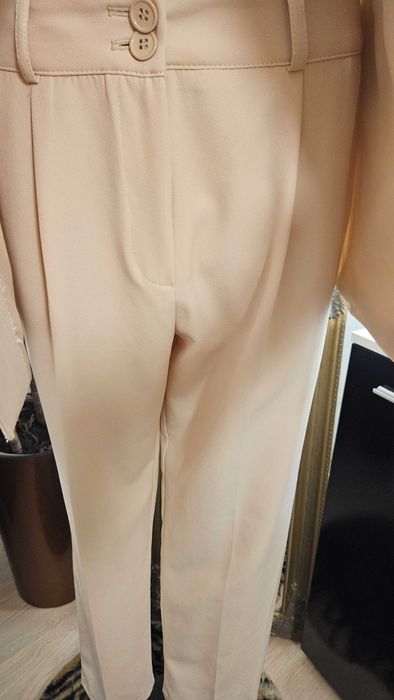 Костюм в Бежово Hot fashion