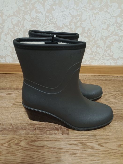 Продам резиновые сапоги