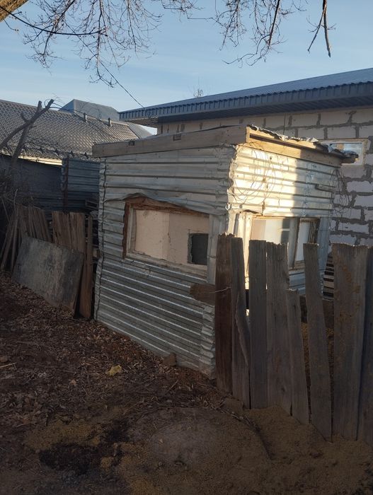 Продали будку сторожку