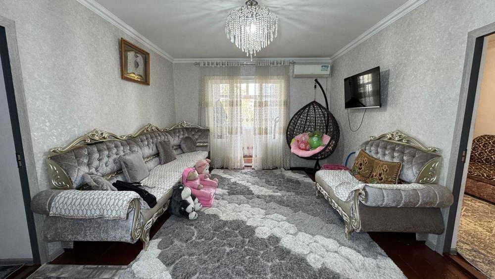 Текстил Бурч аптекаси 3 қаватда 4 хонали квартира сотилади.ID: 1487