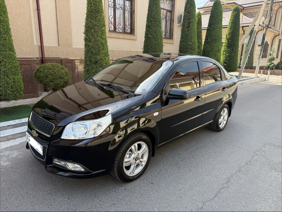 Nexia 3 avtomat sotiladi