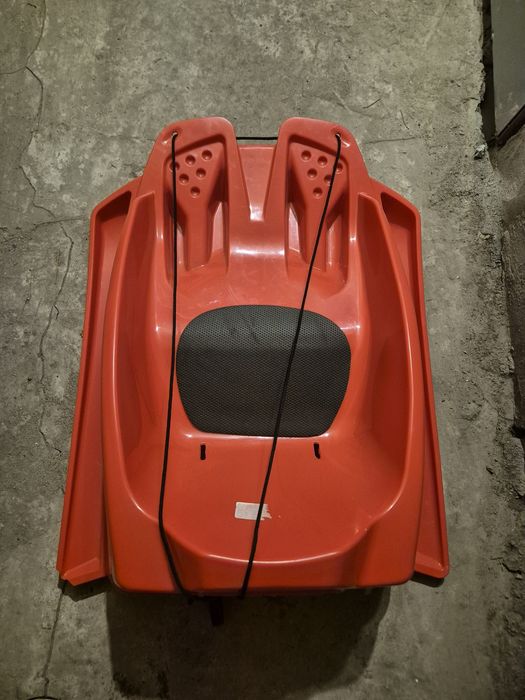 Продавам шейна пластмасова