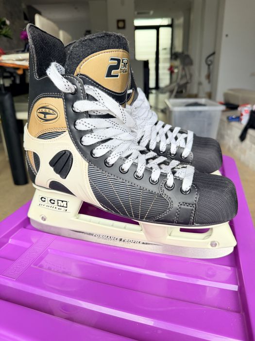 Patine CCM marimea 44