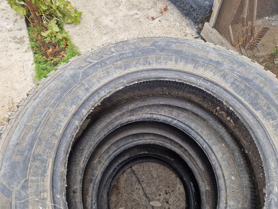 Продам покрышки на R17