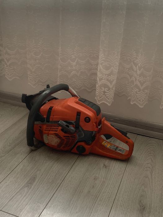 Husqvarna 560 XPG an 2016 in stare de funcționare!