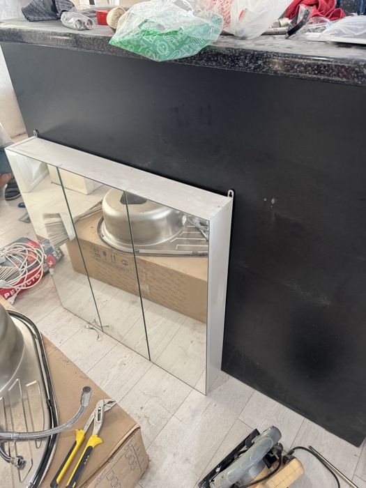 Зеркало со шкафами