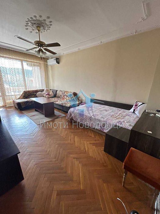 Продава се Двустаен апартамент в Шумен, Пазара - 60 кв.м за 1360 €/кв.м - Снимка #1