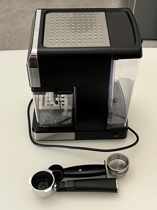 Продаётся кофеварка Polaris.