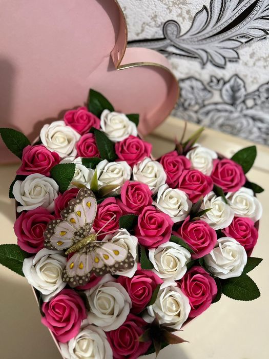 Продам цветы из мыльных роз.