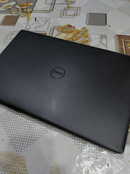 Dell Vostro 3520