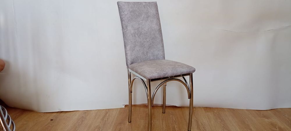 Хромированные столы и стулья