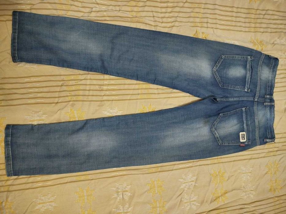 Продаю  отличные новые джинсы размер 29 звоните смело