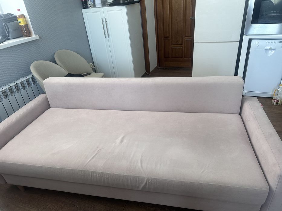 Продам Диван цвета пудры