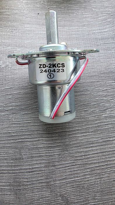 Gear box motor 12v regulatoare tensiune