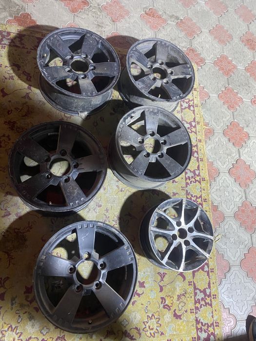 Литые диски на ниву 5шт