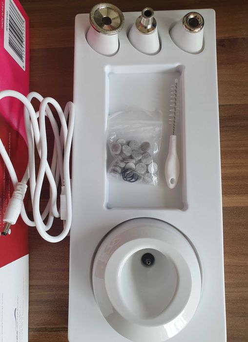 Уред срещу бръчки, стрии, белези и петна - Диамантено микродермабразио