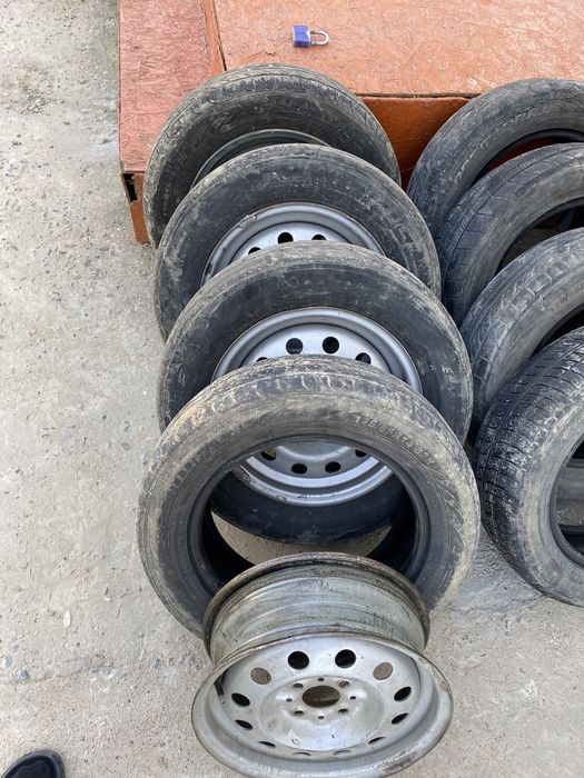 продам покрышки с дисками р14
