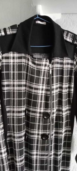 Продам 2 платья р.48-52