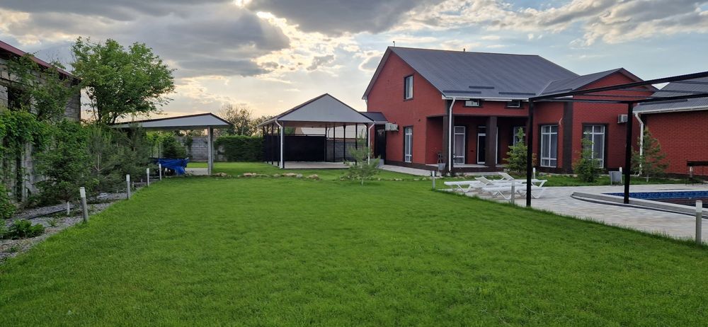 Сдается  дача коттедж в аренду посуточно