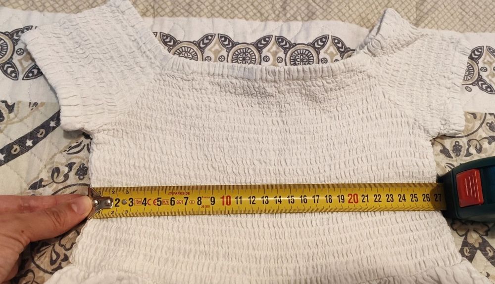 Rochiță albă ,Reserved ,pt 6-7 ani