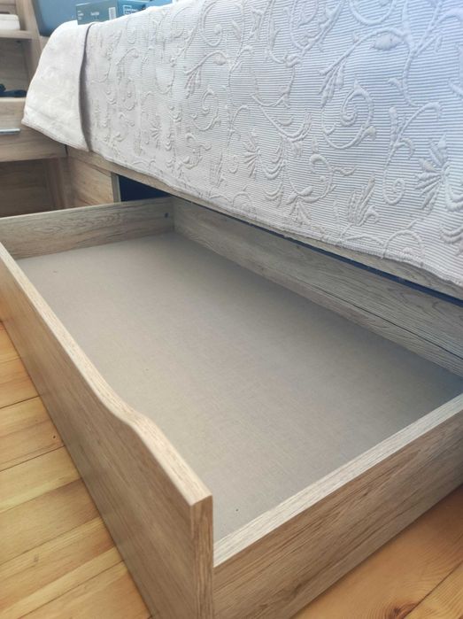 Легло с матрак + ракла и шкафчета