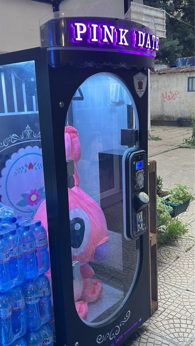 Pink Deta машина