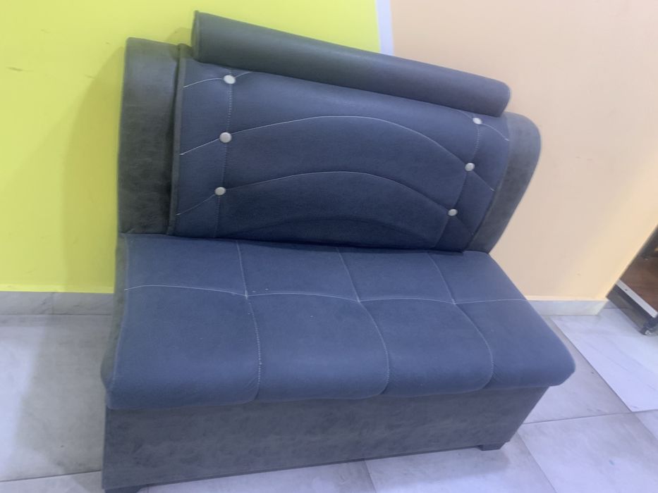 Стеллаж, витринный холодильник, диван и прочее