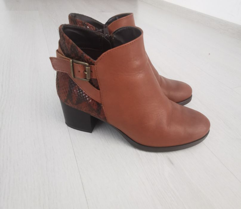 Botine din piele