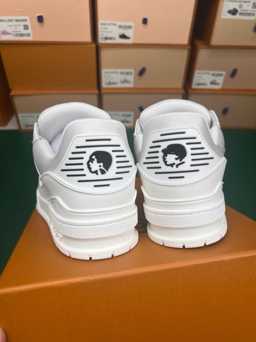 Adidasi Louis Vuitton Trainer Premium