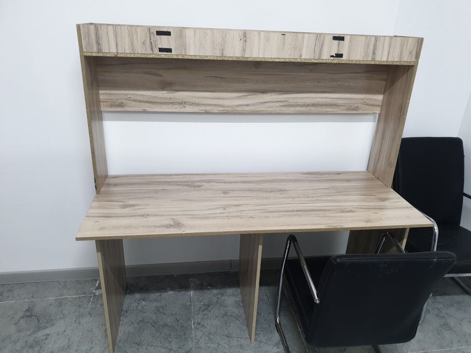 Продам компьютерные столы и стулья