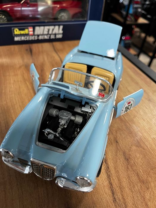 BBURAGO колекционерски модел Lancia Aurelia B24 Spider Mile Miglia   1:18 мащаб