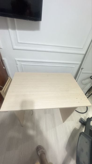 Стол офисный  и тумбочка