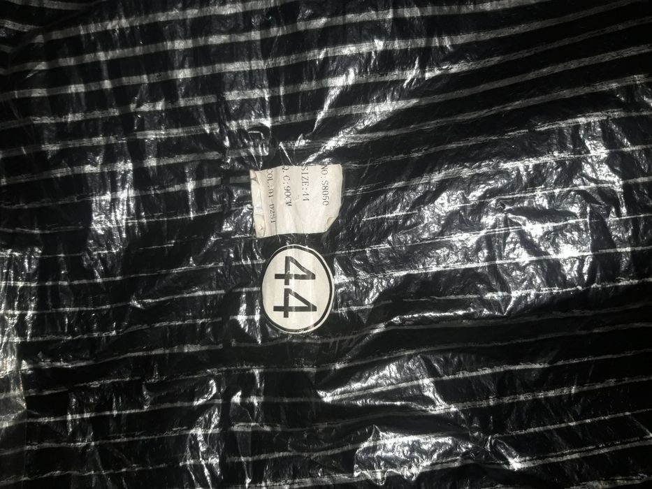 Shubi satiladi 44 razmer