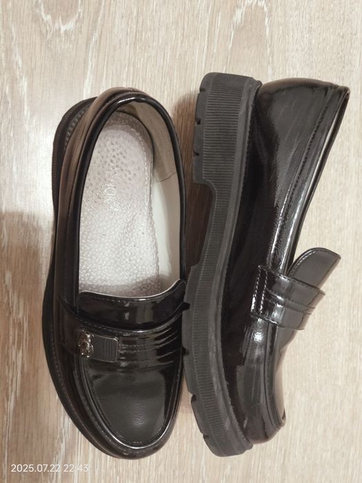 Продам лоферы для девочки