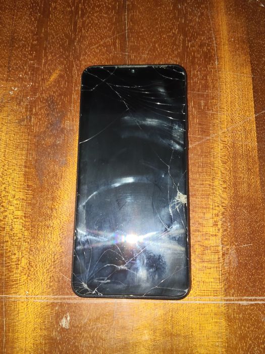Vând HUAWEI P 20 lite nu sunt sigură dacă mai funcționează