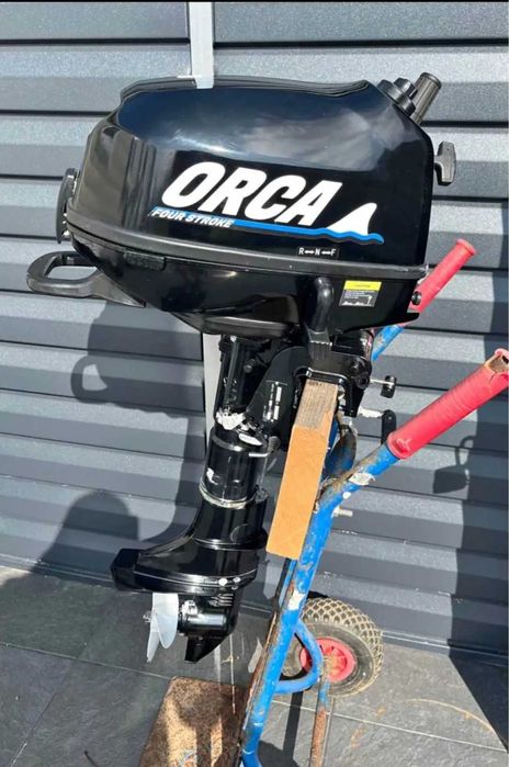 2015 - Barca aluminiu Linder 440 + motor 8 hp + peridoc