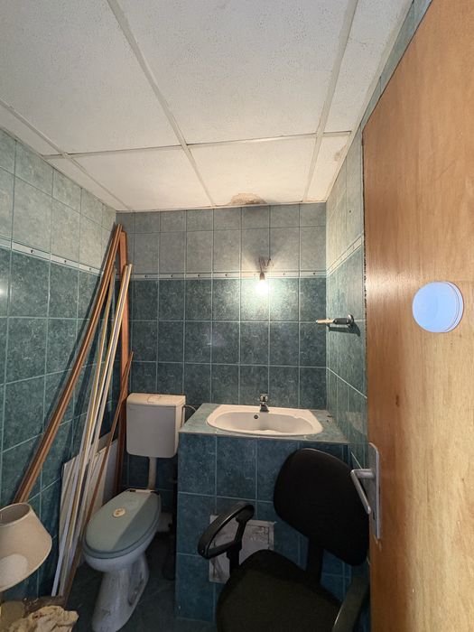 Apartament 3 camere , decomandat ,zona Confectii
