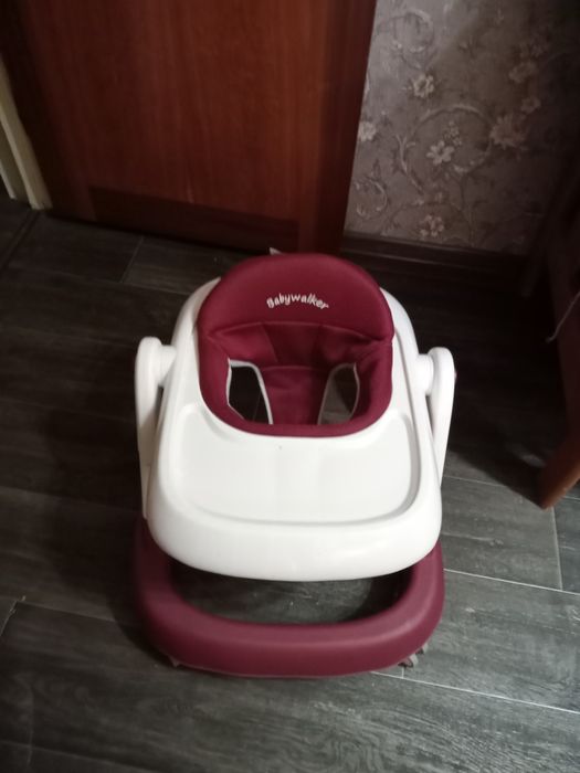 Продам ходунки для малышей