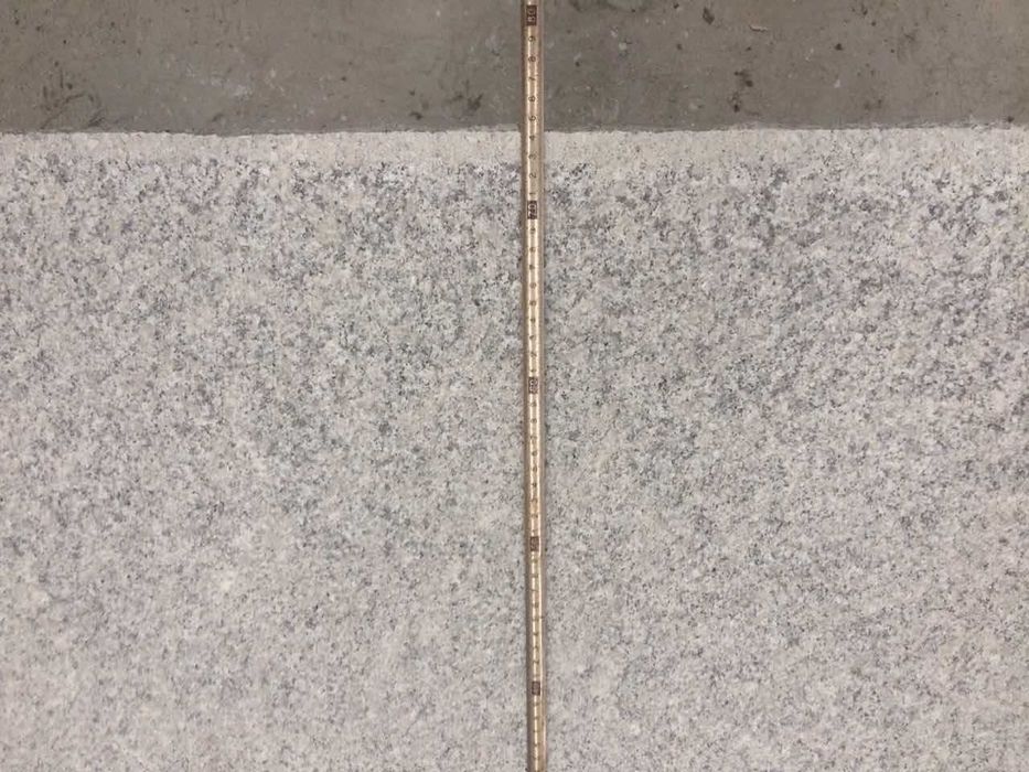 Granit fiamat antiderapant pentru exterior 60x60x1.5 cm