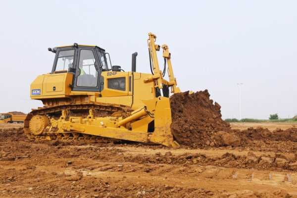 Гусеничный бульдозер SEM [824F] 24тон