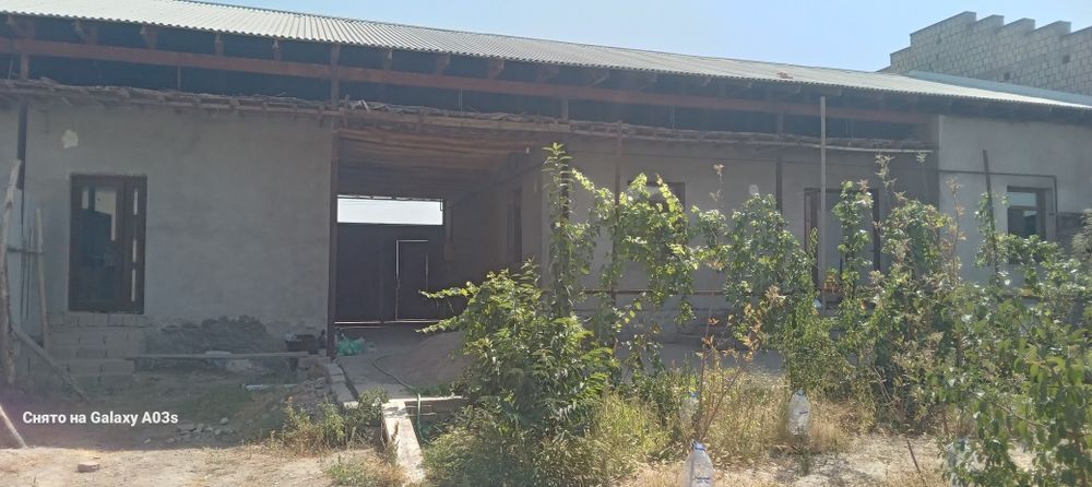 Ховли сотилади Водник Мажнунтол махалла  6  соток  5  хона.